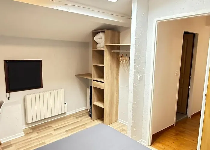 Manhattan Apartment *